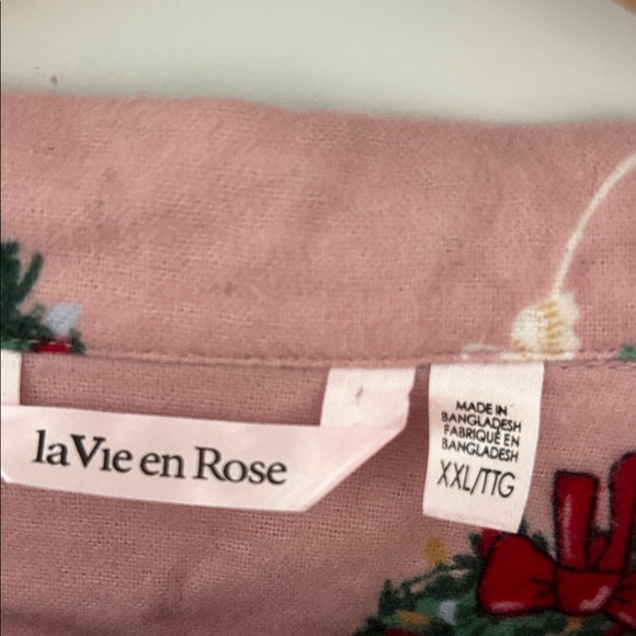 la Vie En Rose Dusty Pink Holiday Pajama Top with Wreath Print - Picture 2 of 3
